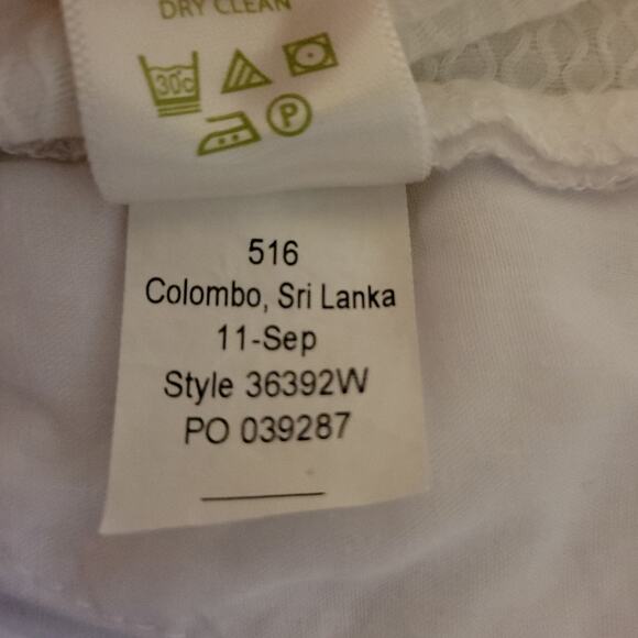 Lilly Pulitzer White Textured Short Women Euro Summer Vacation Clean Girl Size 2 - Picture 8 of 8